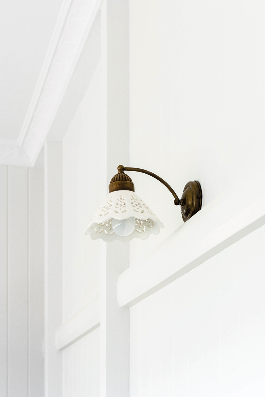Connors and Co Queenslander home light fitting