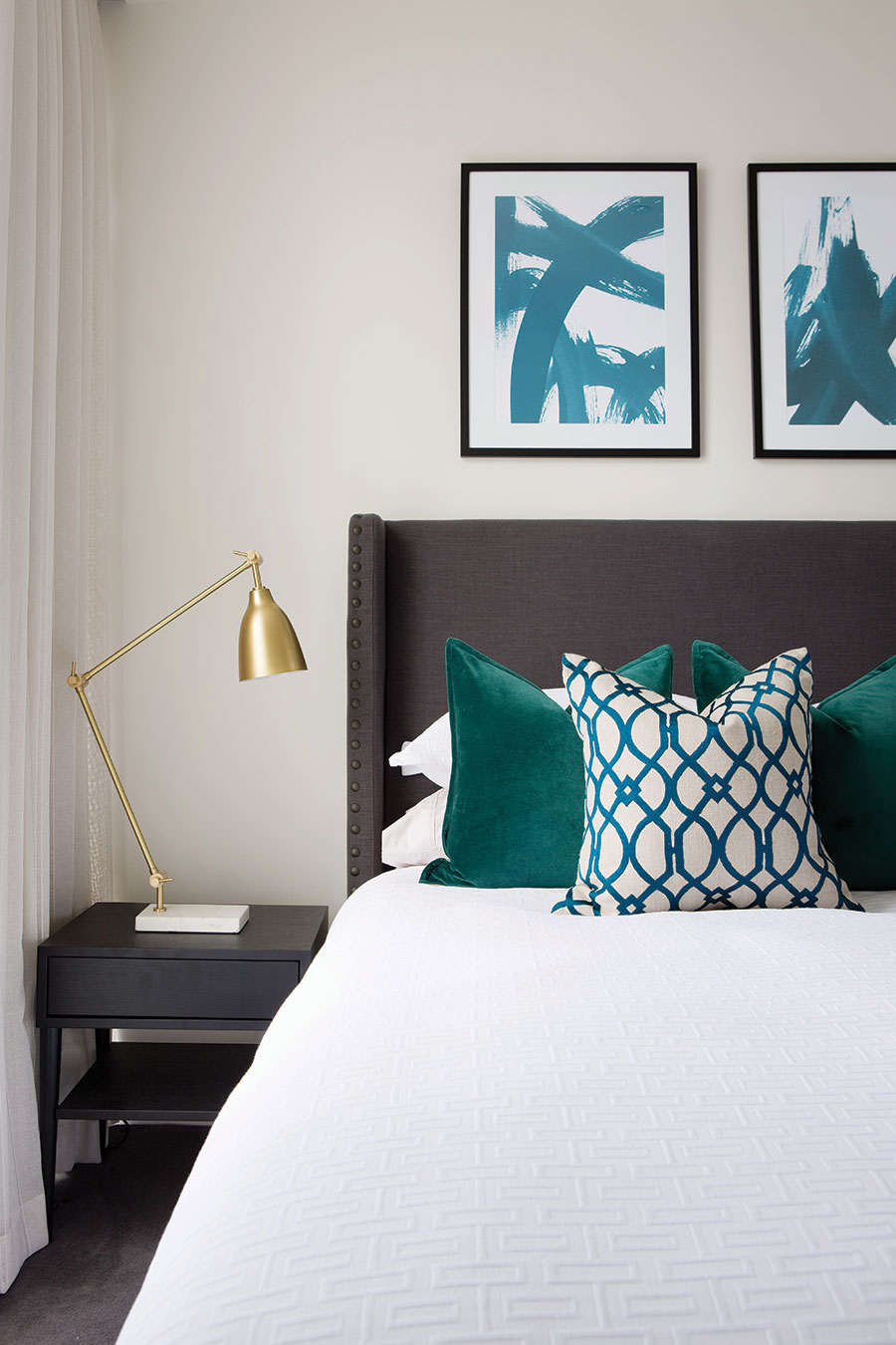 Queensland hoems Palm Interiors apartment bedroom