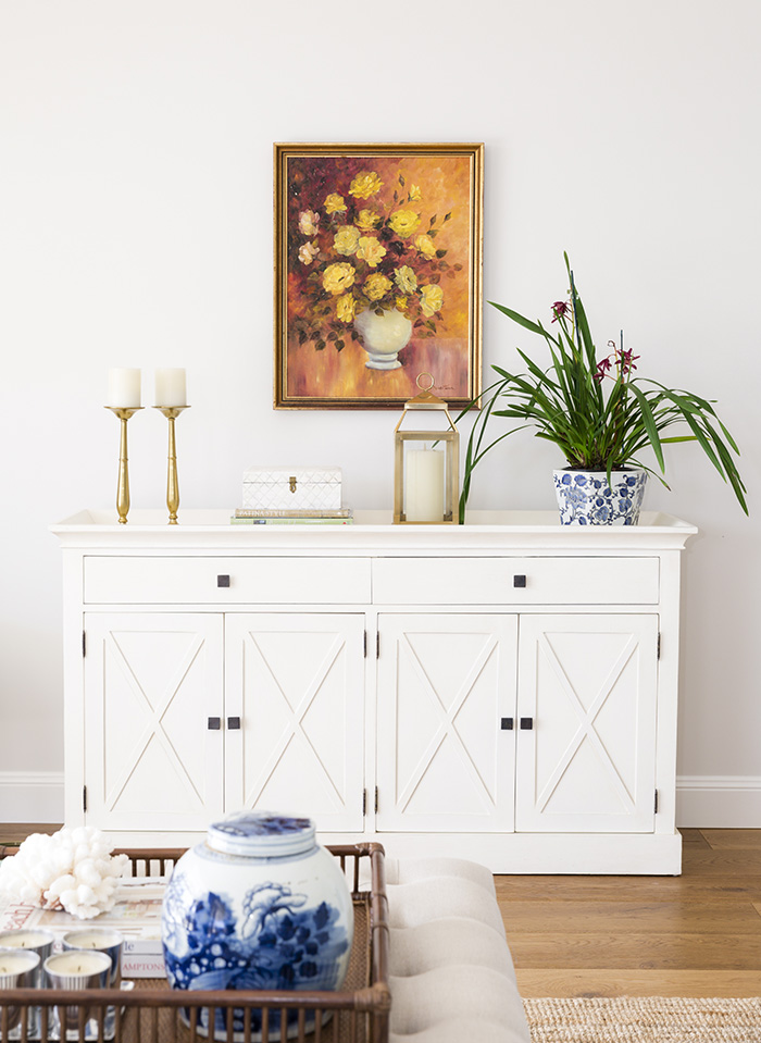 Classic styling sideboard 