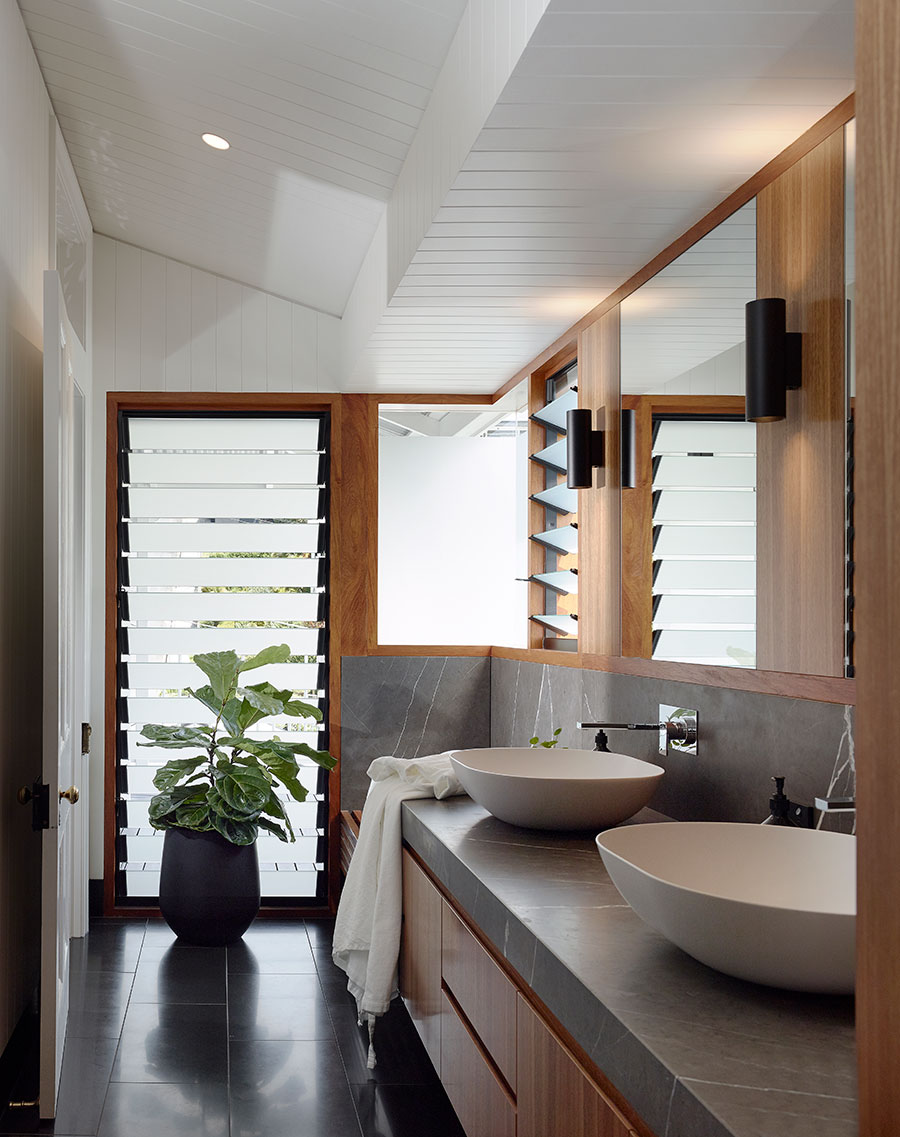 Shaun Lockyer Architecture Queenslander renovation bathroom