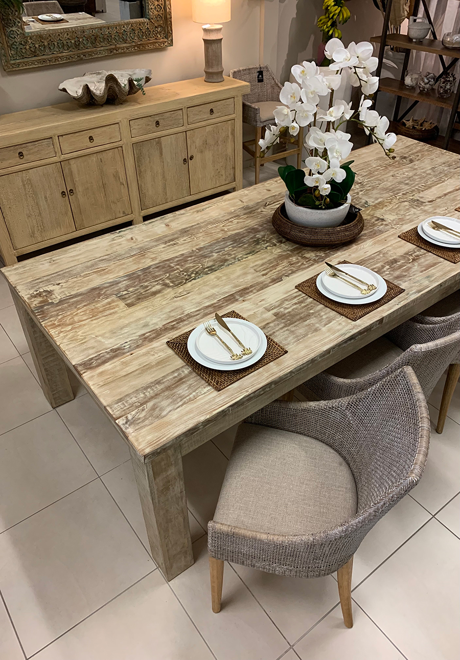 Tropic Living dining table
