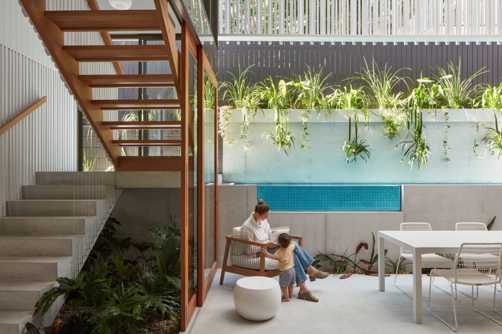 modern-compact-inner-city-queenslander-home-in-Brisbane-Saoir-by-refresh-indoor-outdoor-pool-seating-area