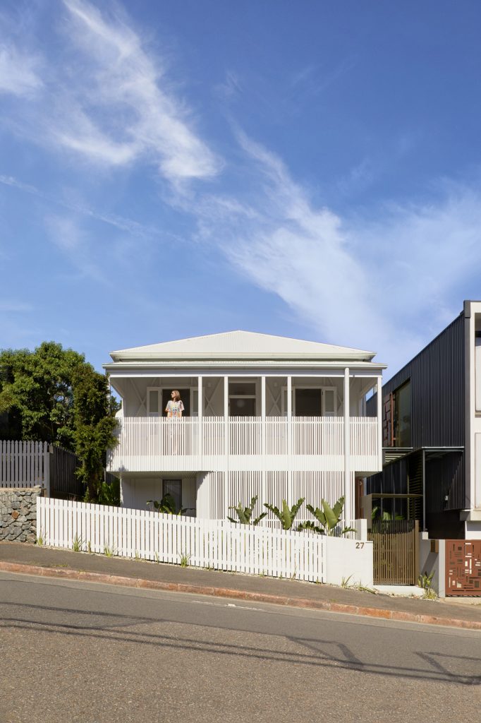 modern-compact-inner-city-queenslander-home-in-Brisbane-Saoir-by-refresh-exterior-front-elevation