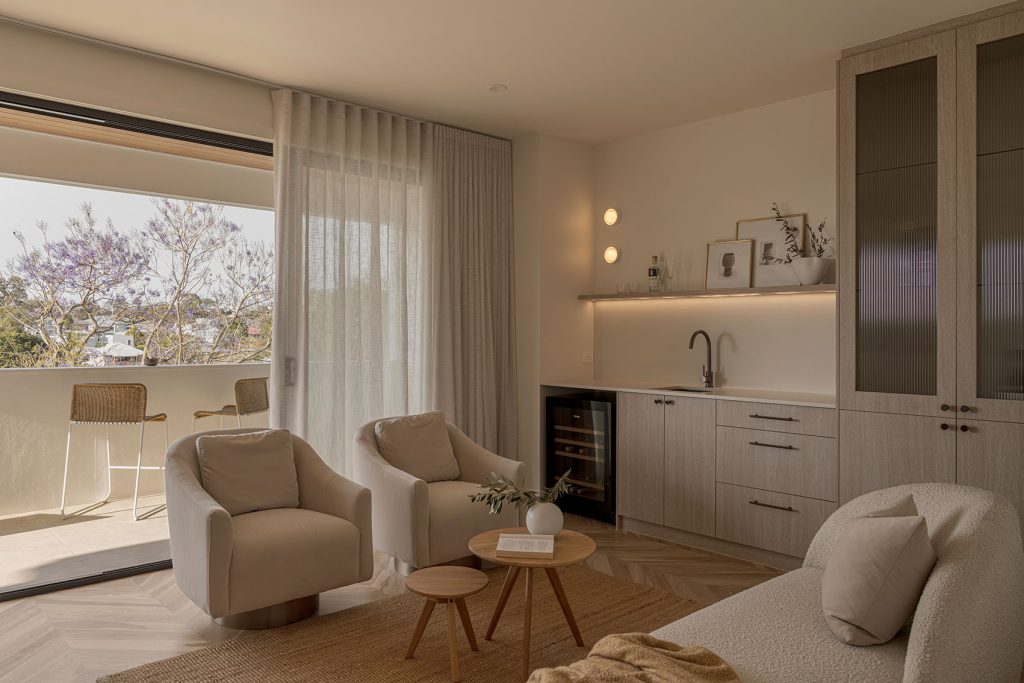 KJK Interiors + Slate Property - interior - lounge area